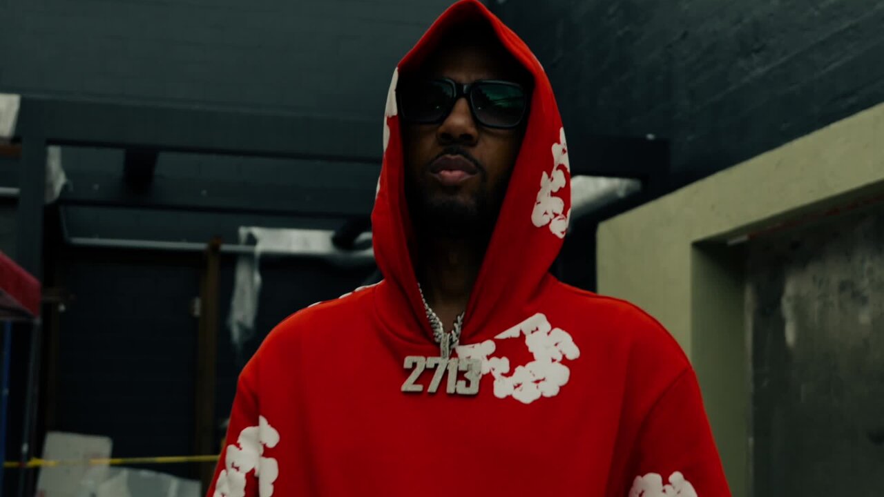 2 Guns Up (Official Video)