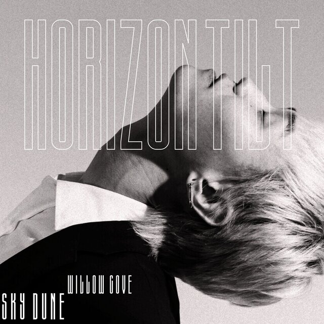 Horizon Tilt (Deep Room Glow)