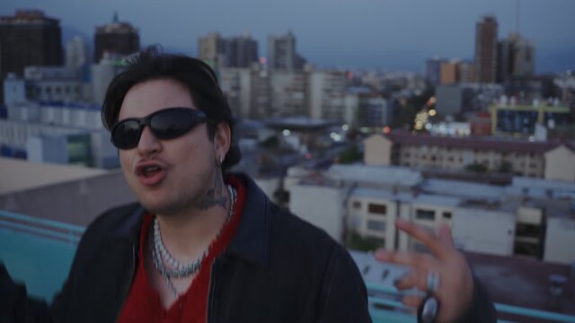 FRÁGIL✴︎