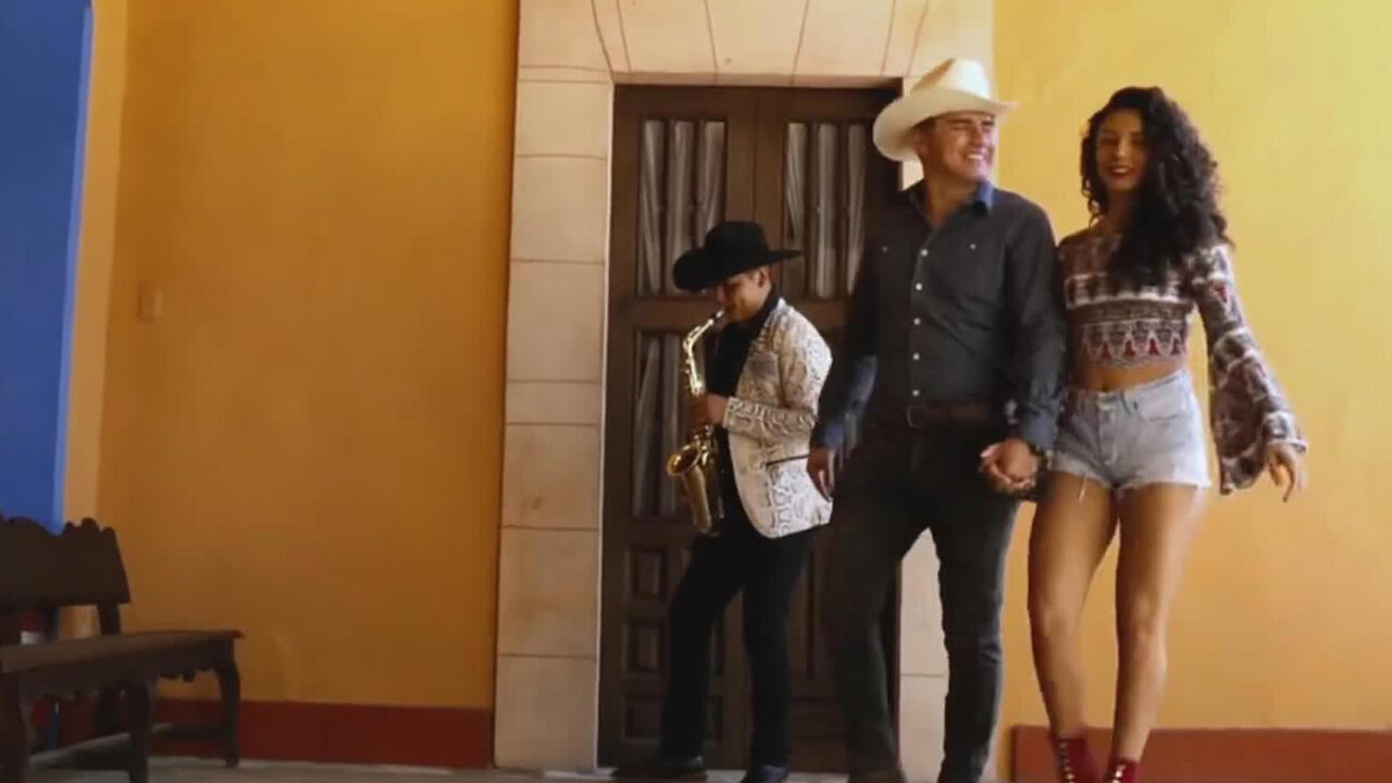 Te Quiero así  (feat. Contrabandistas de San Luis)