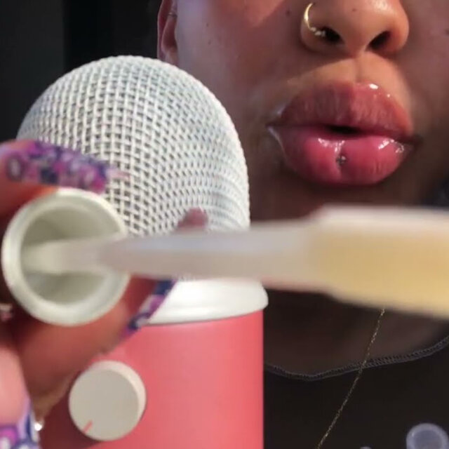 asmr ♡ lipgloss application - hand movements, collarbone tapping, fabric scratching