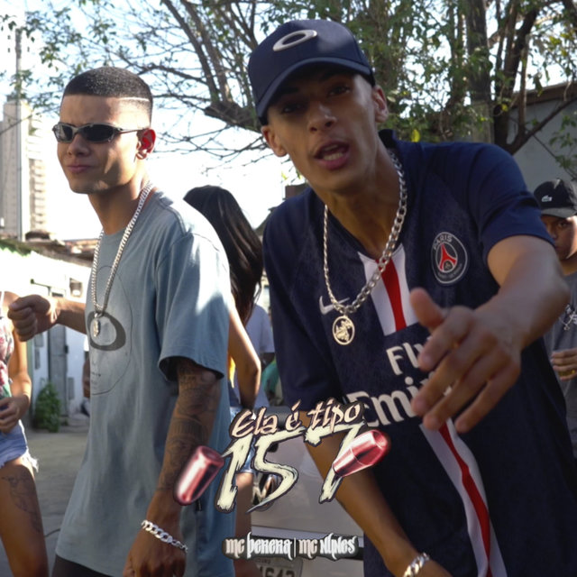 Ela e Tipo 157