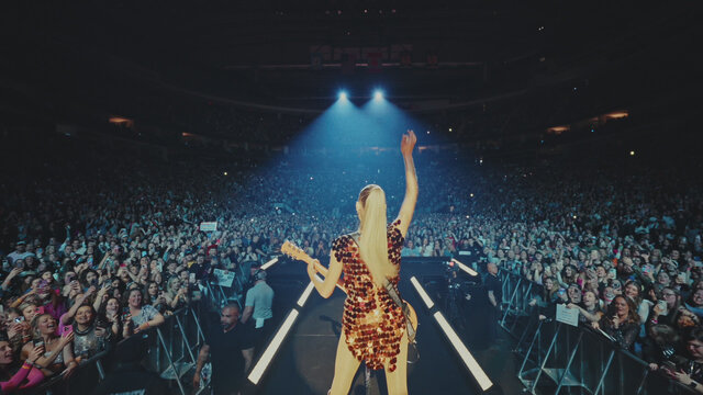 Baggage (LIVE ON TOUR 2025)