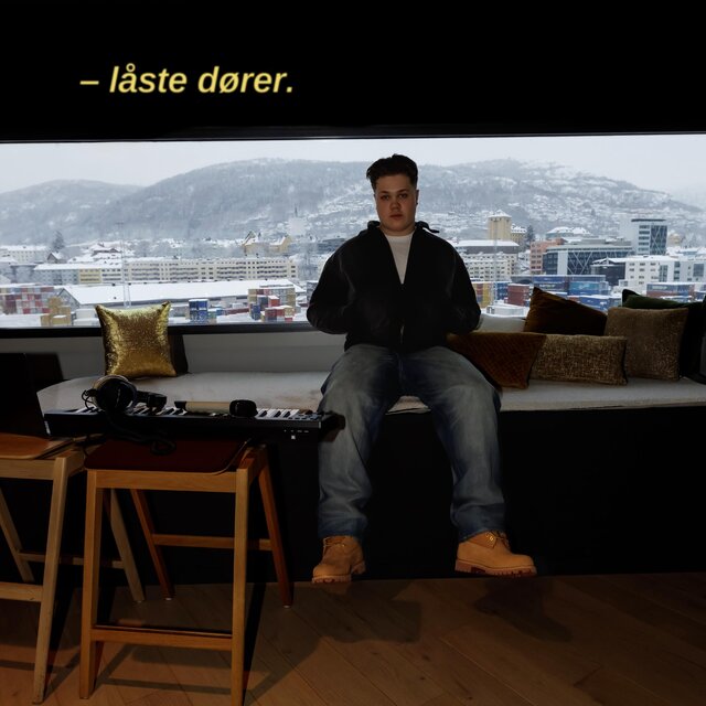 låste dører.