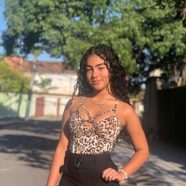 VEM CREMOSA SAFADINHA X TACA A TCHEQUINHA