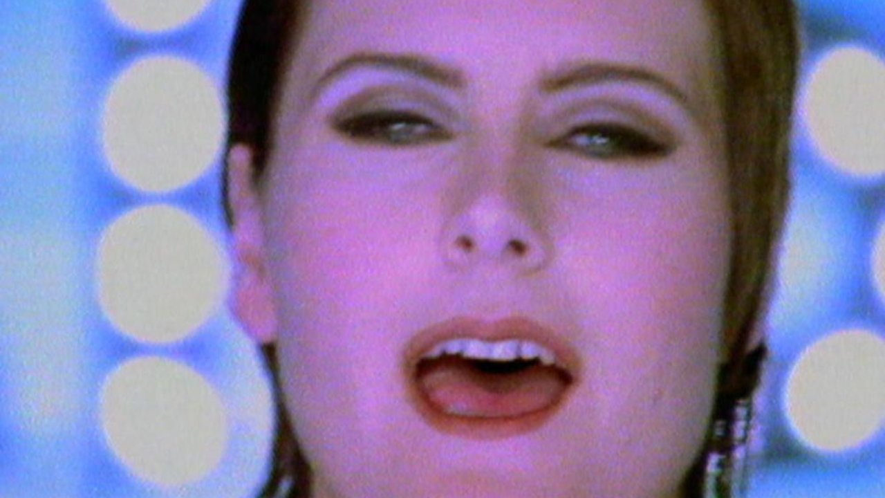 Falling (Video)