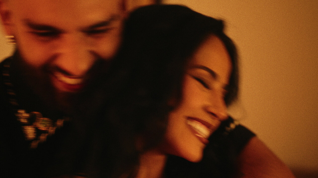 QUE HACES (Official Video)