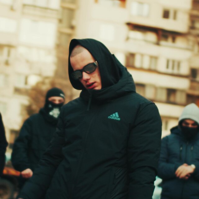 TOP STOKA (feat. Bobo Armani)