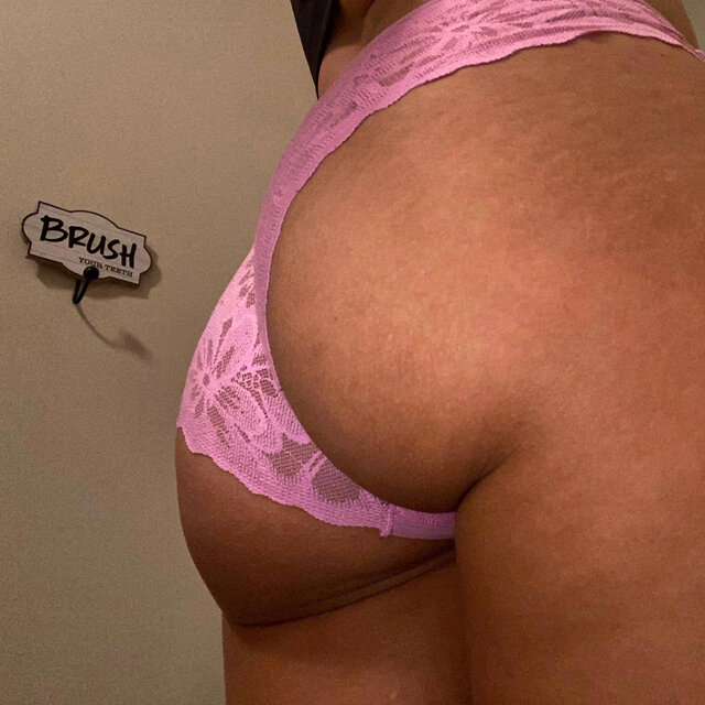 2 freaks 2 pinks