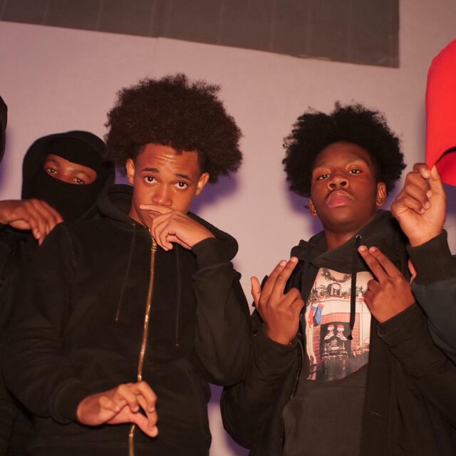Hop out da whip (feat. YoungDucck)