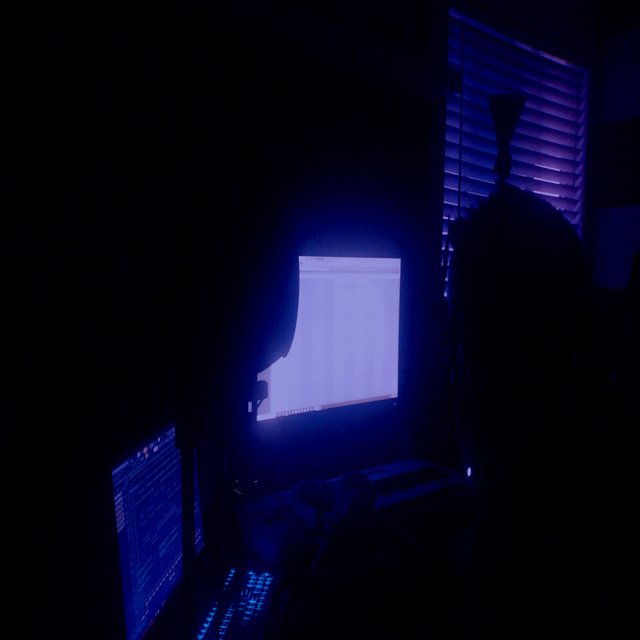 Darksyde (feat. Omenxiii)