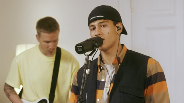 Touché (Acoustic Session)