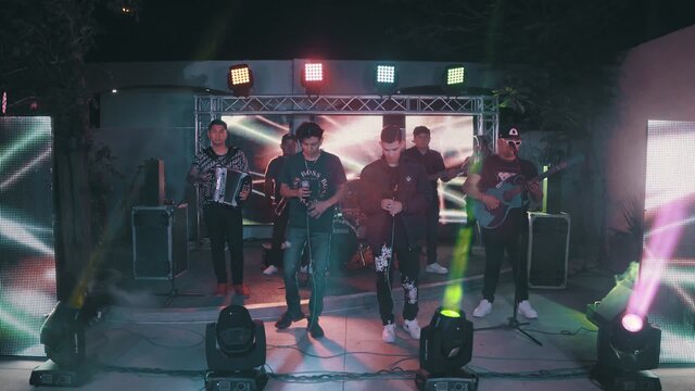 Sali Cabron (feat. Alexis Gutierrez)