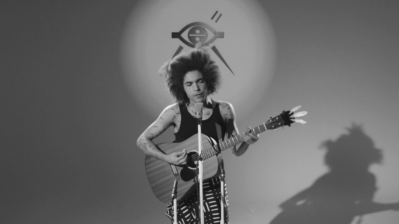 Uh (Acoustic Live Performance)