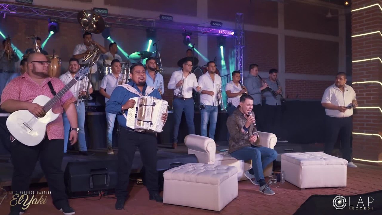 Diganle (En Vivo)