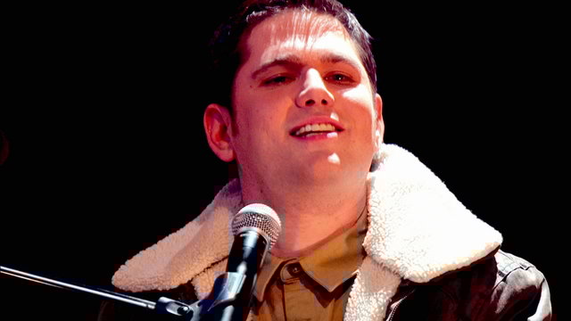 This Ain't a Love Song (Live from Top of the Pops: Christmas Special, 2010)
