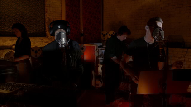 Wagging Tongue (Vinegar Hill Sessions)