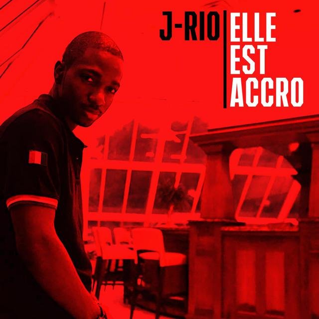 Elle Est Accro