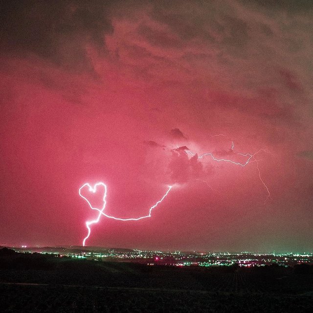 LOVE & RAGE
