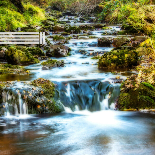 Beruhigende Wasserfallgeräusche