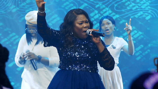 Odogwu (Who be your father?) [Live]