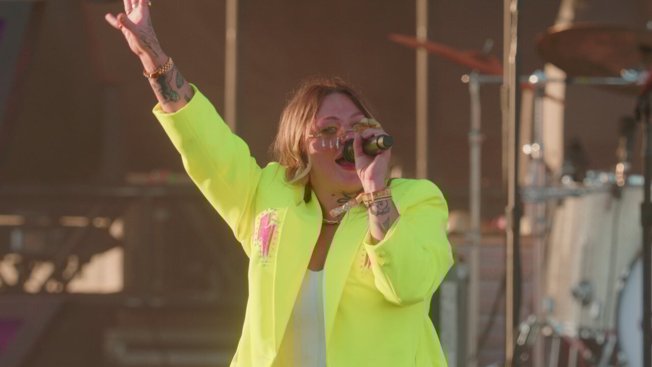 America's Sweetheart (Live from Stagecoach)