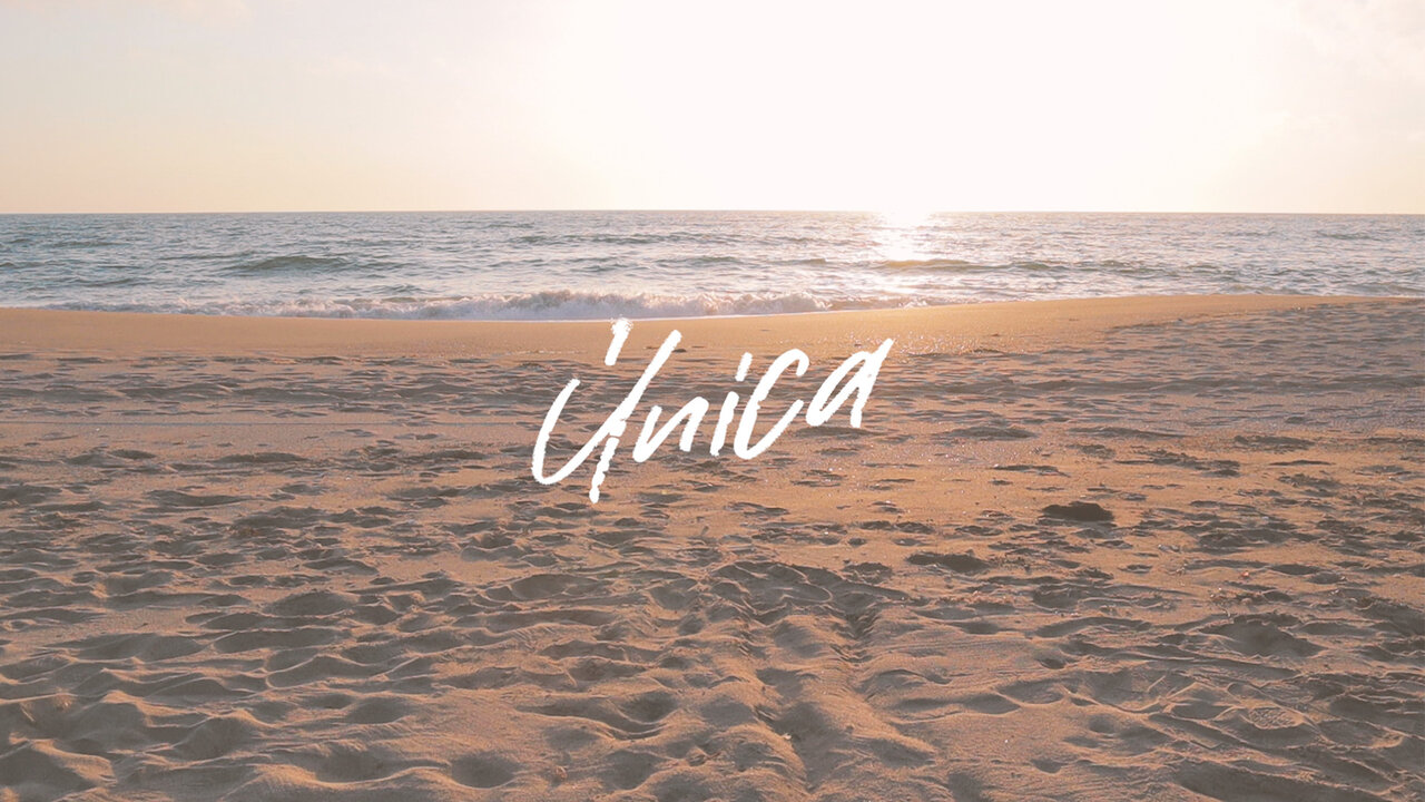 Única (Lyric Video)