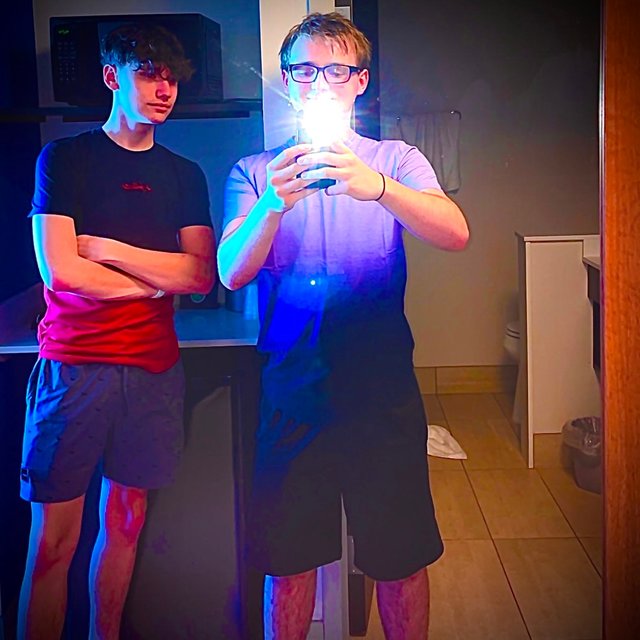 Sum'body (feat. B33)