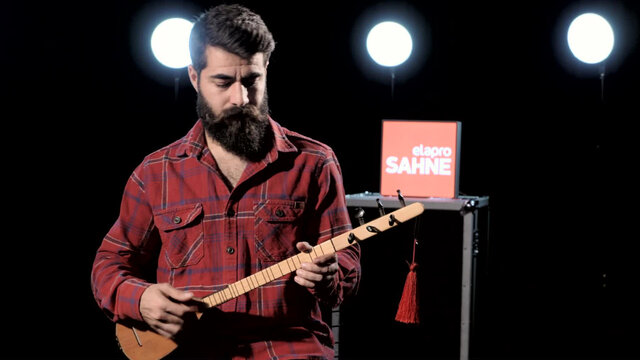 Sen Bir Aysın (feat. Celo Boluz)