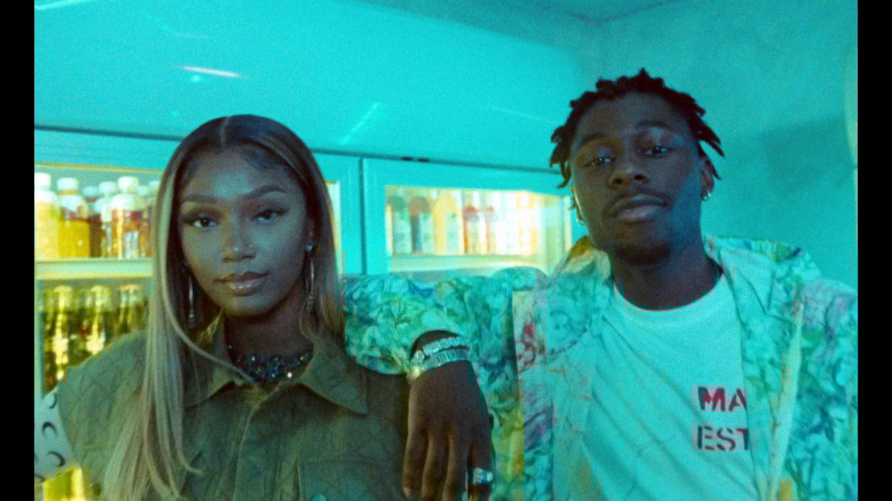 Comme moi (feat. Tiakola) (Clip officiel)
