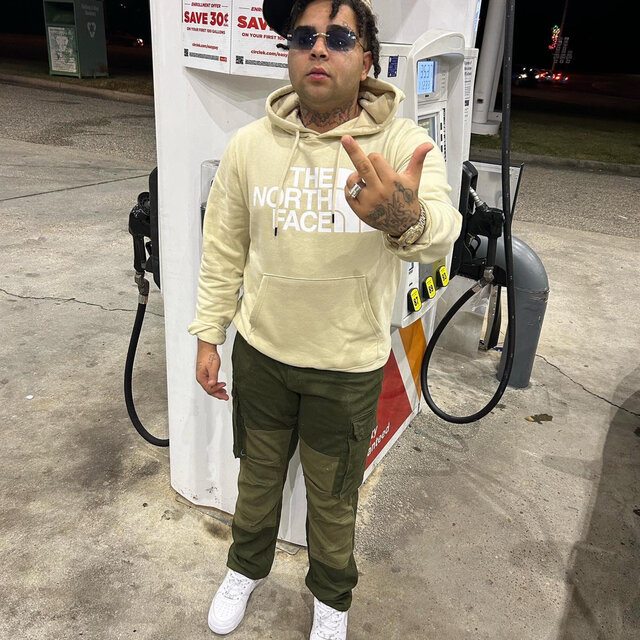 Hold yo wrist up