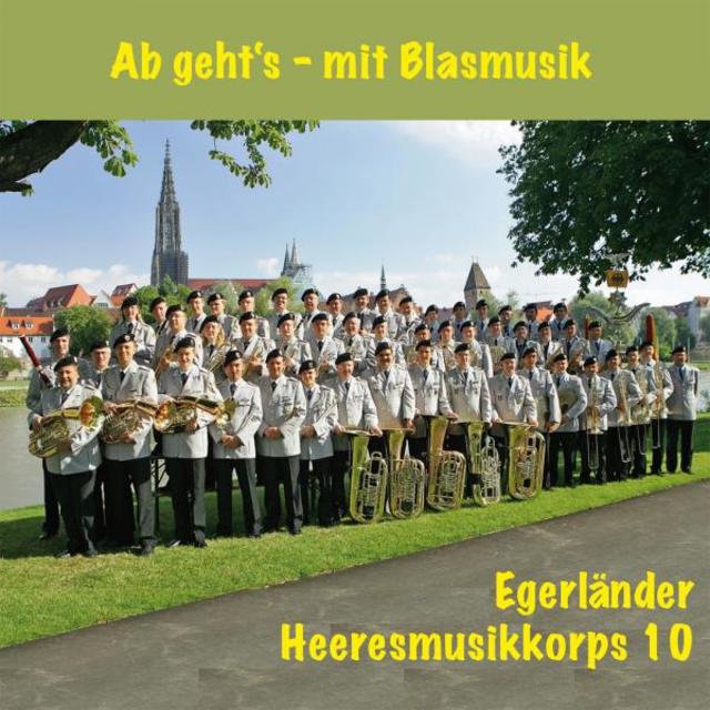 Ab geht's mit Blasmusik