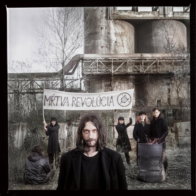 MŔTVA REVOLÚCIA