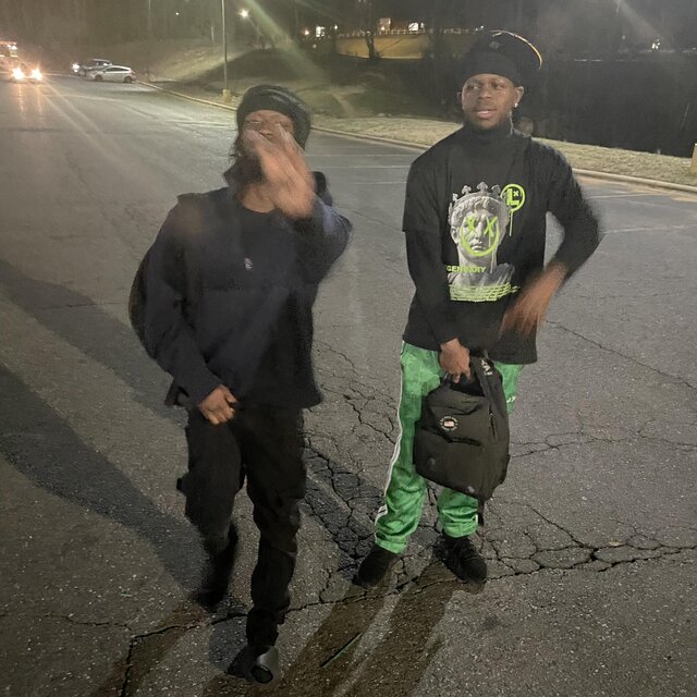 Walk Down Twinz