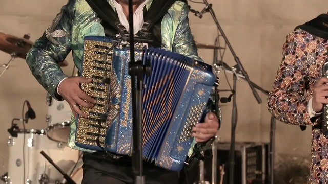No Somos De Acero (En Vivo)