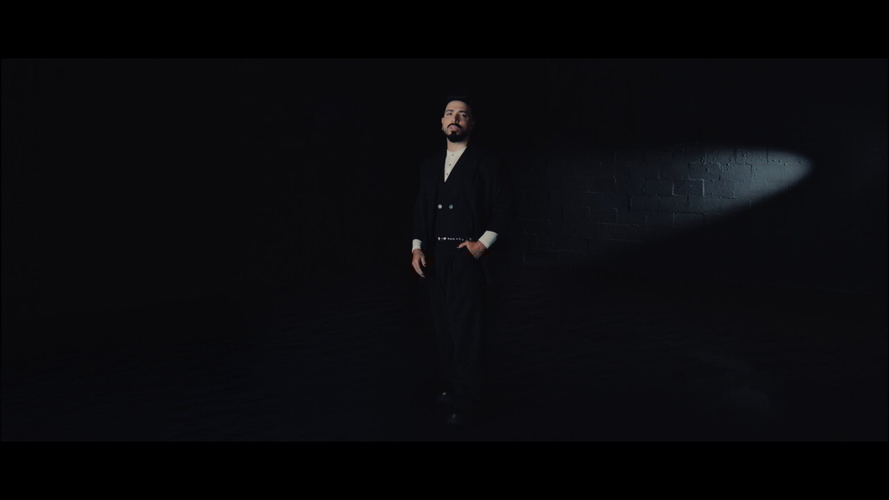 Cómo Se Compara (Official Video)