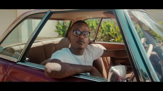 Umhlaba Wonke (feat. Dlala Thukzin)