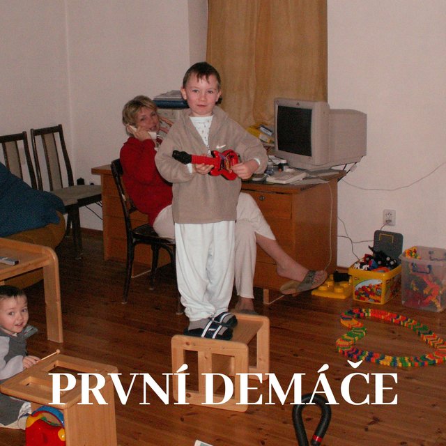 První demáče