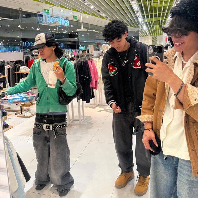 ROJO VINO (feat. Weri & DiPPER)