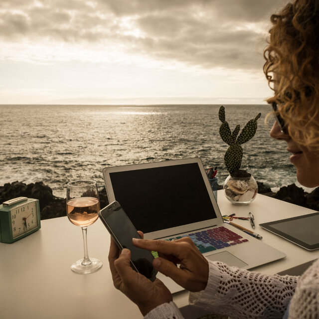 Work by the Sea: Relaxing Music Ocean
