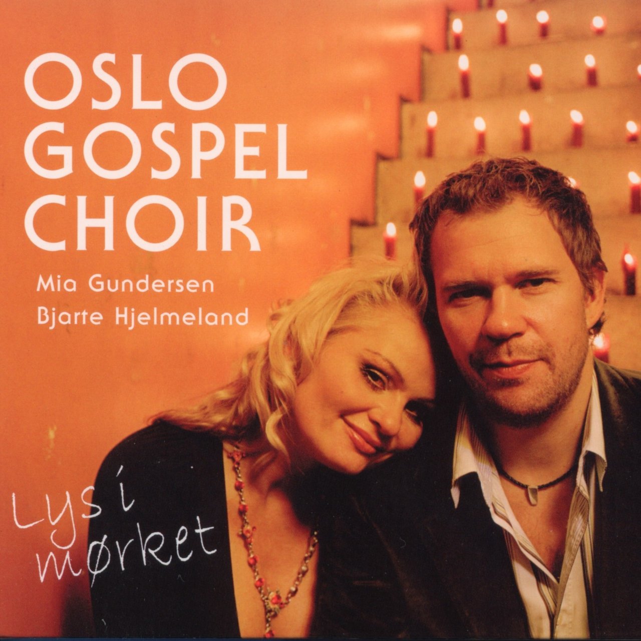 Lys I Mørket av Oslo Gospel Choir Hjelmeland Gundersen (CD) En Stjerne Skinner I Natt av Oslo Gospel Choir (CD)