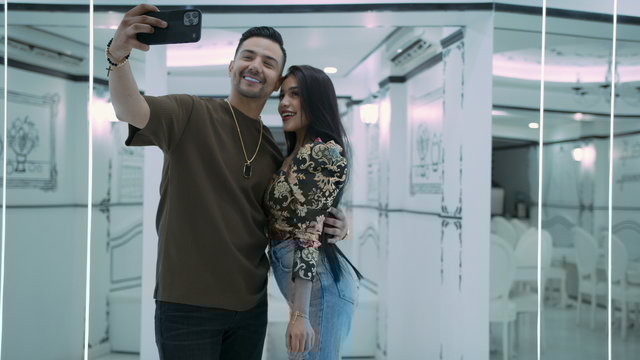 Cuando Hay Amor (Official Video)