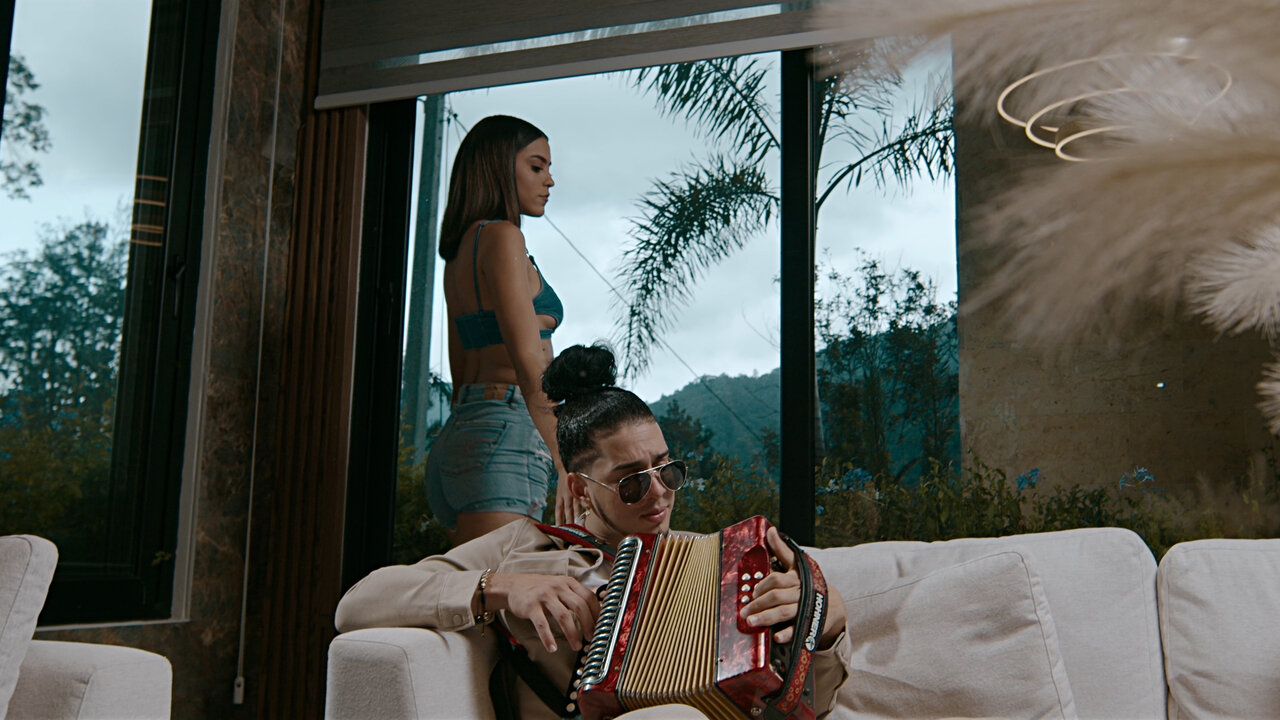 Le Saqué Los Pies (Video Oficial)