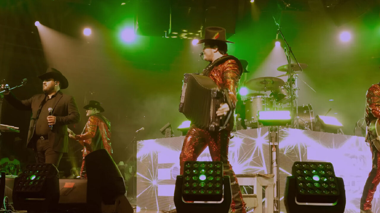 Chorumbo (En Vivo Desde Phoenix, Az)