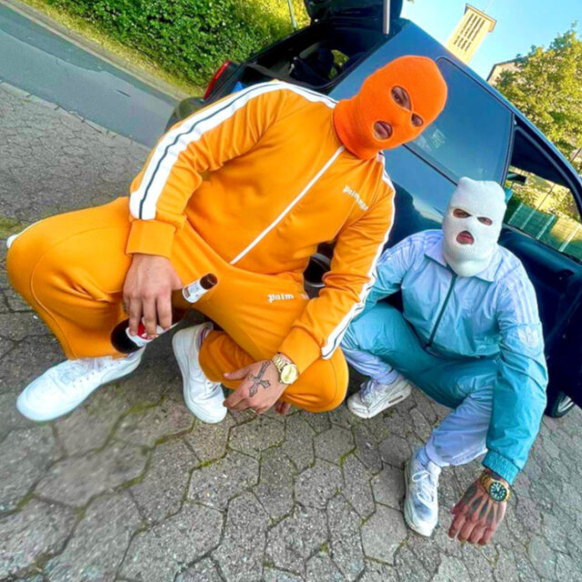 Nick den Kopf zu dem Beat
