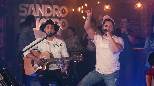 Acorrentado em Você / Nem Dormindo Consigo Te Esquecer (Ao Vivo)