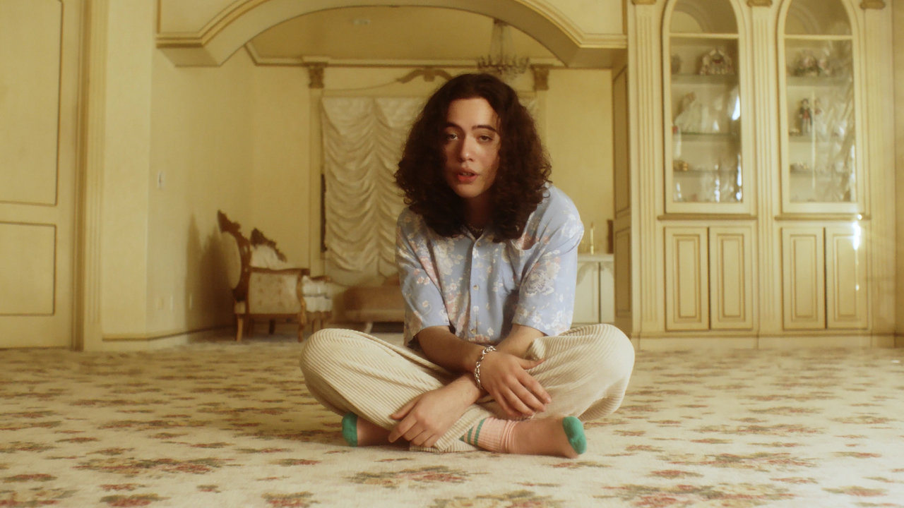 pretty little lies (Official Video)
