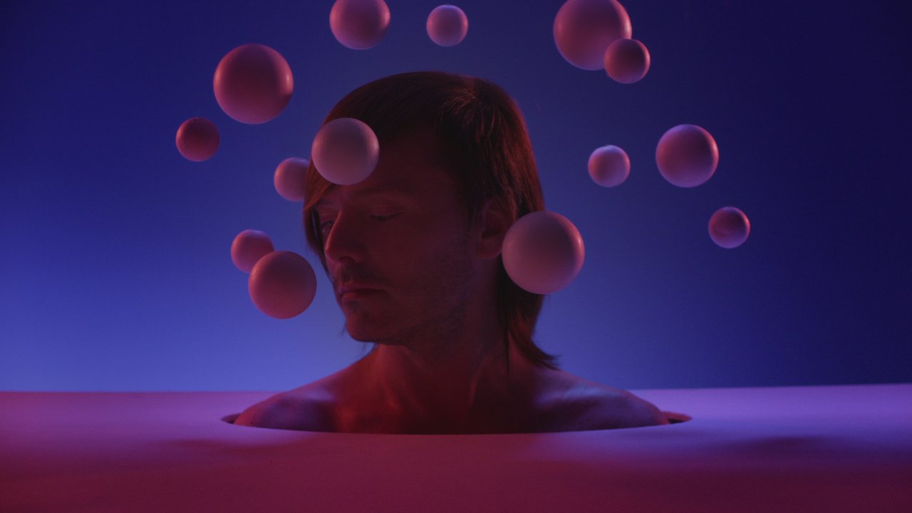 Hold On (Clip officiel)