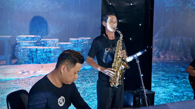 Em Nỡ Dối Gian