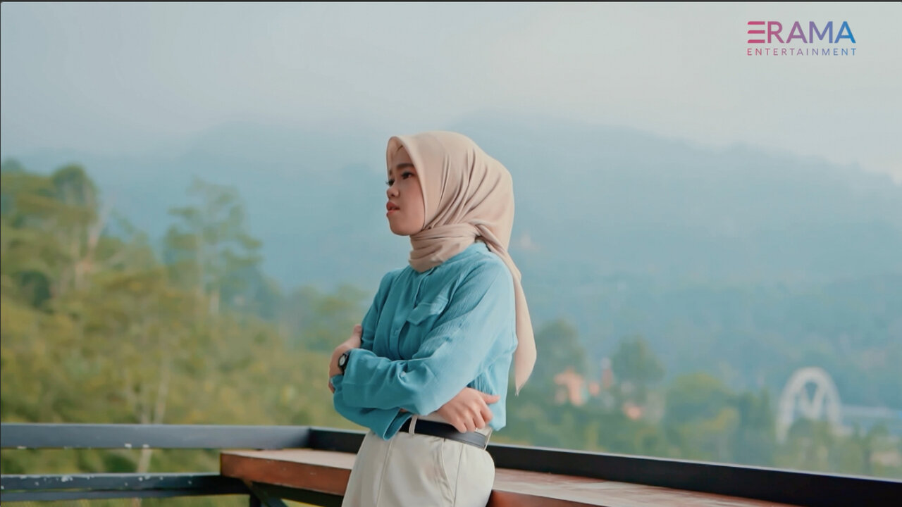 Ressa - Ibu (Official Music Video) | Ibu anggap aku anakmu